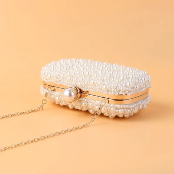 Simone - Pearl Hand Clutch - Picture 1 of 11